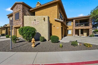 2425 W Bronco Butte Trl in Phoenix, AZ - Building Photo - Building Photo