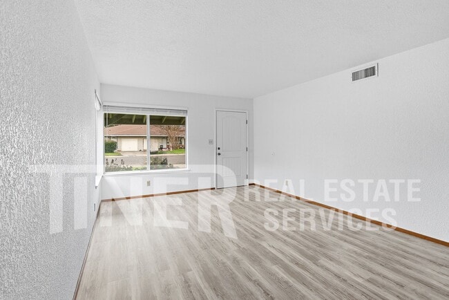 2304 Villanova Cir in Sacramento, CA - Building Photo - Building Photo