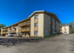 Eagle's Nest Apartments in Kansas City, KS - Building Photo - Building Photo