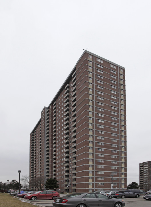 Finch Tobermory in Toronto, ON - Building Photo