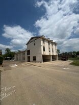 225 E University Dr in Denton, TX - Building Photo