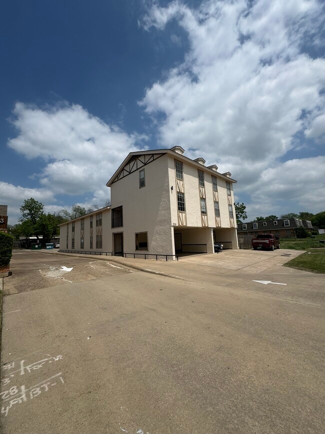 225 E University Dr