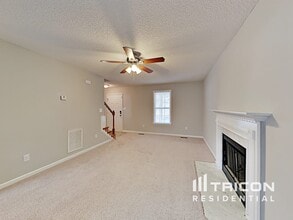 907 S Philwood Ct in Fuquay Varina, NC - Building Photo - Building Photo