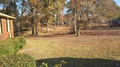 101 Vivian Dr in Byron, GA - Building Photo - Building Photo