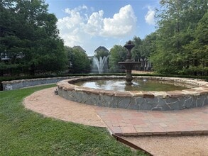 1649 Upland Lakes in Houston, TX - Building Photo - Building Photo