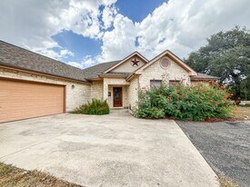 1211 Flaman Rd in Canyon Lake, TX - Building Photo