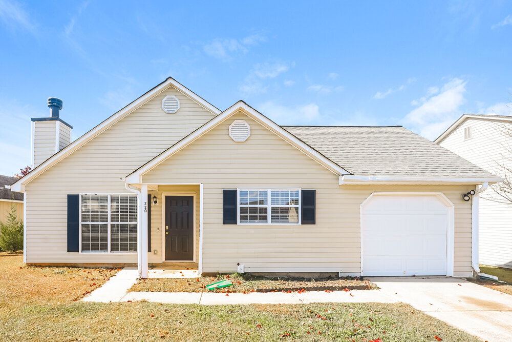 220 Willow Springs Dr in Jonesboro, GA - Building Photo