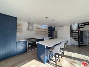 6506 W 83rd St in Los Angeles, CA - Building Photo - Building Photo