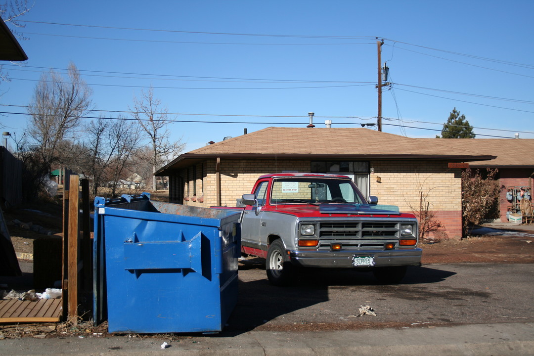 1633 Fenton St in Lakewood, CO - Foto de edificio