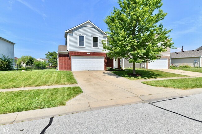 2016 Morning Light Ln in Greenwood, IN - Building Photo - Building Photo