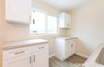 6250 Vineland Ave in Los Angeles, CA - Building Photo - Building Photo