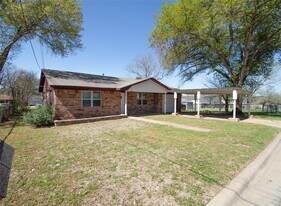 203 Schuerenberg St in Brenham, TX - Building Photo