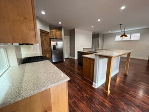 61168 SE Sydney Harbor Dr in Bend, OR - Building Photo - Building Photo