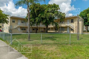 616 8th St in West Palm Beach, FL - Building Photo