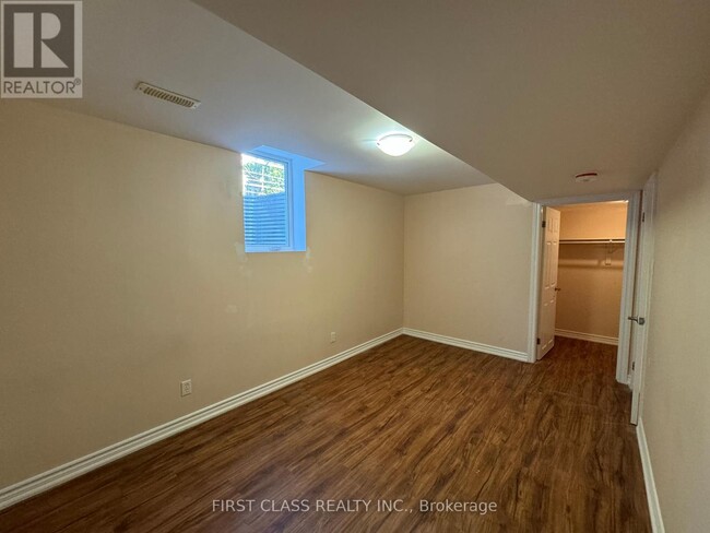 3162 Caulfield Crescent in Mississauga, ON - Building Photo - Building Photo
