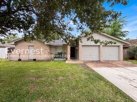 12318 Astoria Blvd in Houston, TX - Building Photo