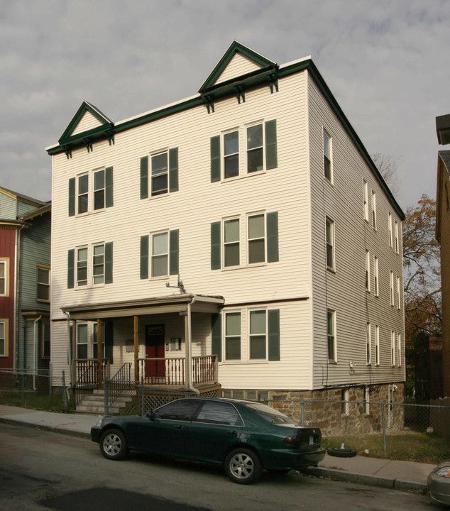 32 Whiting St in Roxbury, MA - Foto de edificio