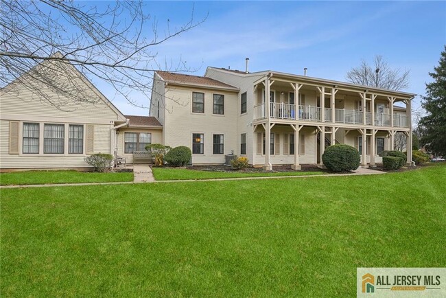 property at 28 Wycoff Way E