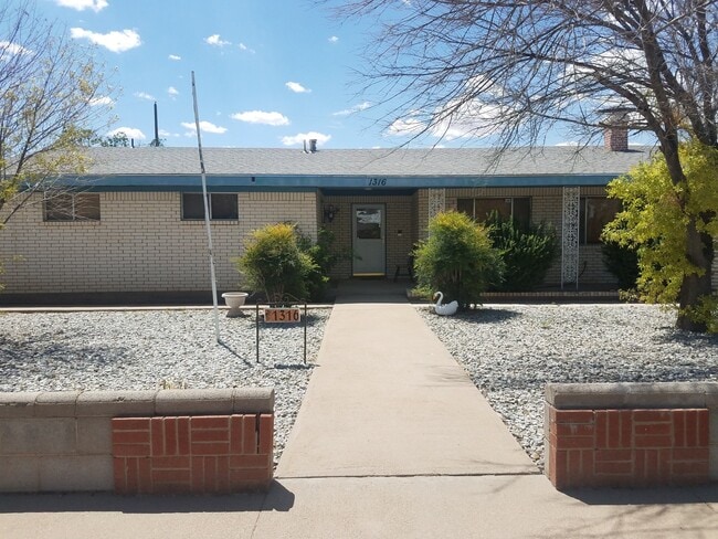 1316 S 9th St in Deming, NM - Building Photo - Building Photo