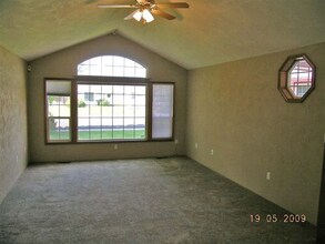 3302 Ford Dr in Medford, OR - Foto de edificio - Building Photo