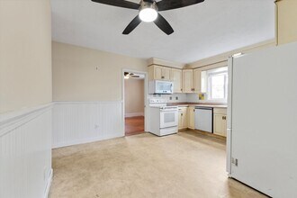 164-162 Alsace St in Manchester, NH - Building Photo - Building Photo