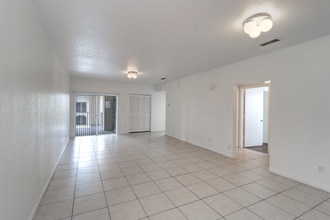 4301 28th St N in St. Petersburg, FL - Building Photo - Building Photo