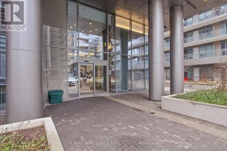 50 Forest Manor Rd in Toronto, ON - Building Photo - Building Photo