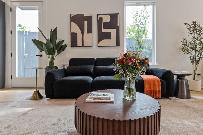 5502 Texas St, Unit SI ID1514806P in Houston, TX - Foto de edificio - Building Photo