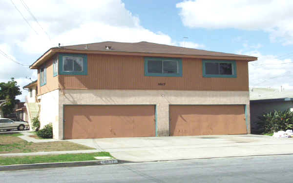 14617 S Berendo Ave in Gardena, CA - Building Photo