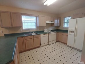 3086 Flintlock Dr in Pensacola, FL - Building Photo - Building Photo