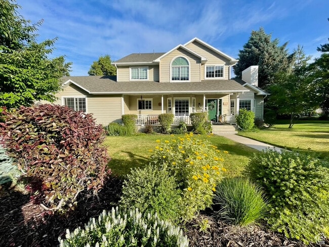 property at 243 Eastridge Ln