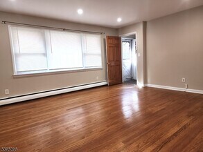 84 Reservoir Ave in Butler, NJ - Building Photo - Building Photo