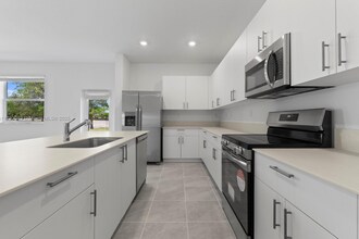 2912 SE 23rd Ave in Homestead, FL - Building Photo - Building Photo