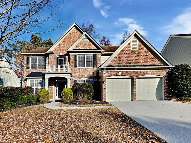 property at 407 Pinoak Dr