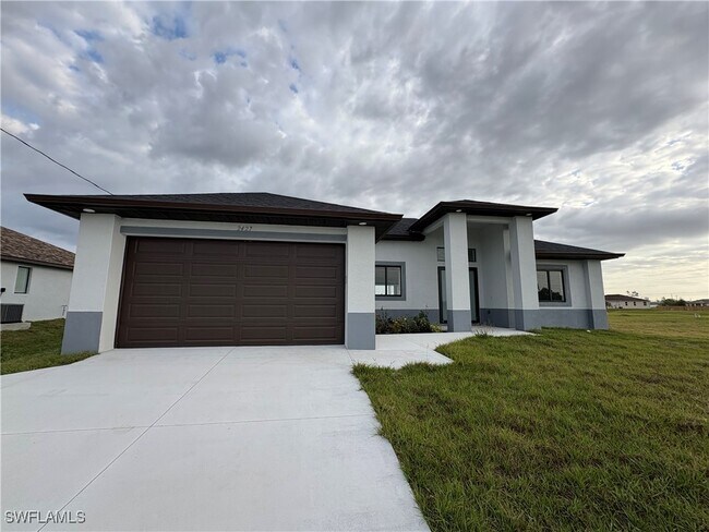 1925 NW 15th Terrace in Cape Coral, FL - Building Photo - Building Photo