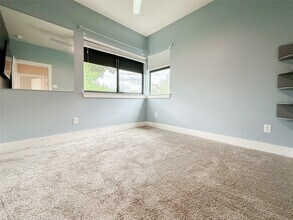 68 Meadow Lea Dr in Houston, TX - Building Photo - Building Photo