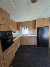 6789 Noon Rd in Everson, WA - Foto de edificio - Building Photo