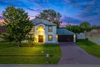 167 SW Grove Ave in Port St. Lucie, FL - Building Photo - Building Photo