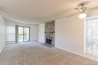 8625 Clay St, Unit #230 in Westminster, CO - Foto de edificio - Building Photo