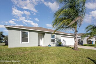 110 Maywood Ave NW in Palm Bay, FL - Building Photo - Building Photo