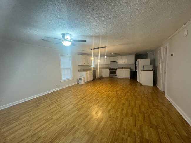5112 Kraft St in Moss Point, MS - Building Photo - Building Photo