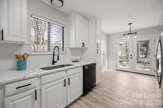 6722 Stillmeadow Dr in Charlotte, NC - Building Photo - Building Photo