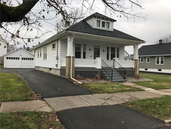 property at 131 Melrose Ave S