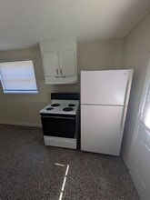 1860 16th Ave NE in Hickory, NC - Building Photo - Building Photo