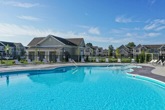 Orange Grand Communities in Lewis Center, OH - Foto de edificio - Building Photo