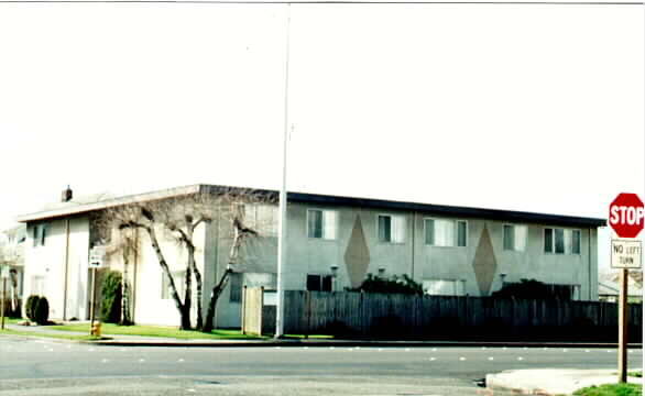 Pelly Apartments in Renton, WA - Foto de edificio