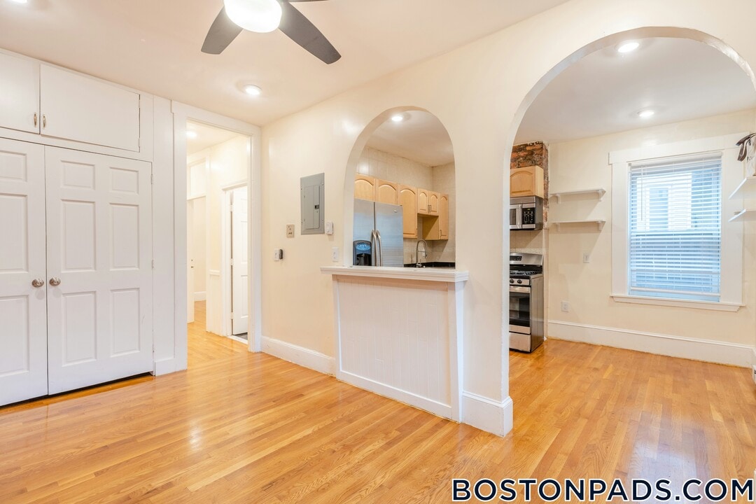 4 Mark St in Boston, MA - Building Photo