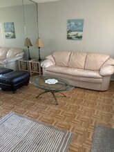 64 Woodland Dr-Unit -Unit 204 in Vero Beach, TX - Building Photo - Building Photo