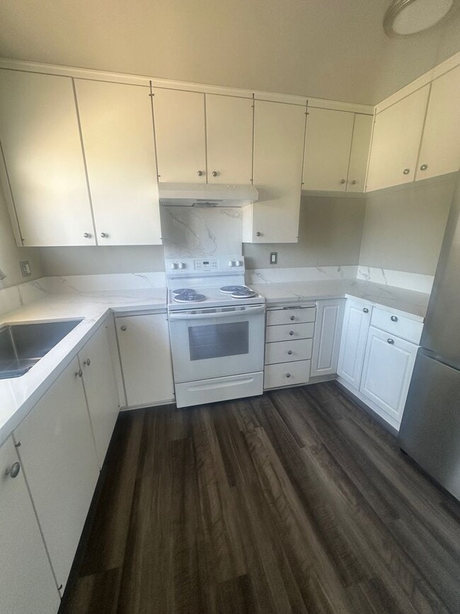 1260 E 4th St in Long Beach, CA - Building Photo - Building Photo