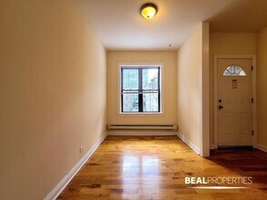 3722 N Pine Grove Ave in Chicago, IL - Building Photo - Building Photo